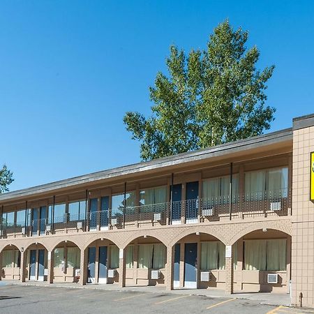 Super 8 Calgary Village Exterior photo